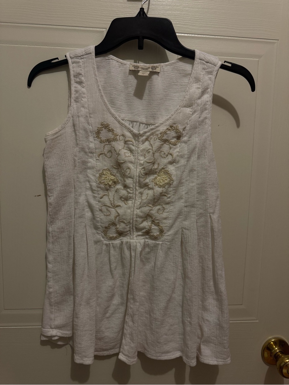 Vintage America Sz S White Embroidered Sleeveless Cotton Top VGUC 😊😊